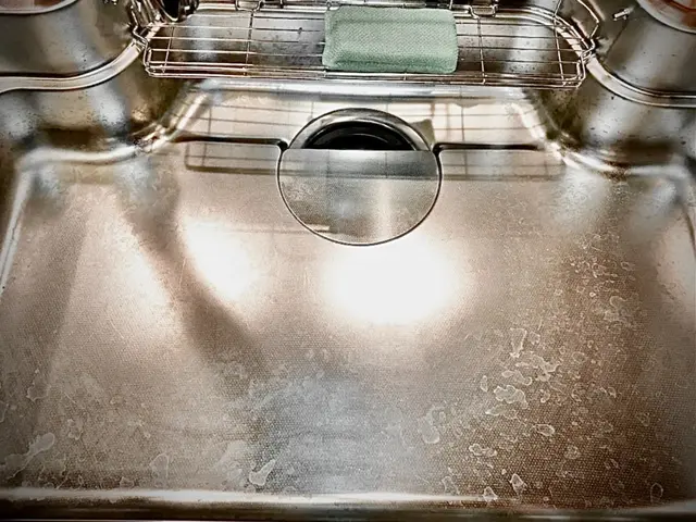 水垢徹底除去！作業前後を写真で提示◉安心の損害保険加入済サービスの画像