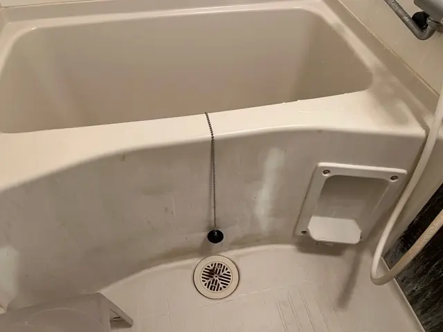 水垢徹底除去！作業前後を写真で提示◉安心の損害保険加入済サービスの画像