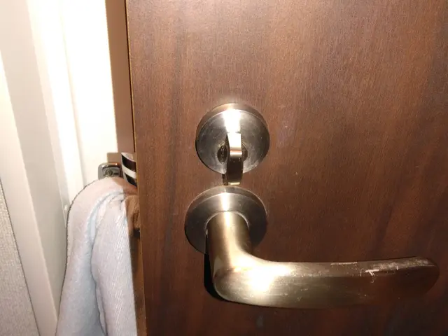 【業歴15年の実績】ドアノブ、ラッチ交換、調整、再設置致します！サービスの画像
