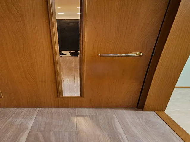 自社スタッフによる丁寧な作業で美しい仕上がりを実現！プロの床補修サービスサービスの画像