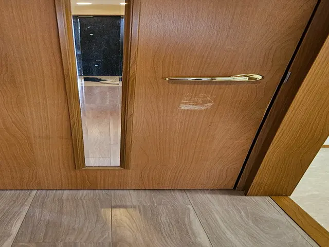 自社スタッフによる丁寧な作業で美しい仕上がりを実現！プロの床補修サービスサービスの画像