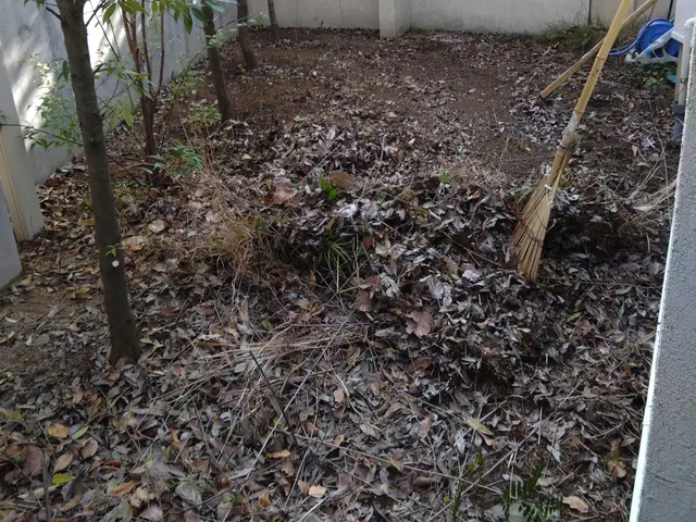 除草及び防草シート施工サービスの画像