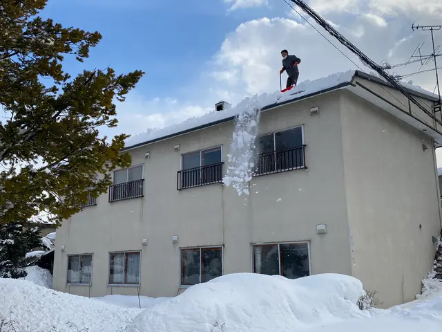 【損保加入】【除雪機持参】安全管理者＋2名作業！全て自社対応！駐車場代は当社負担サービスの画像