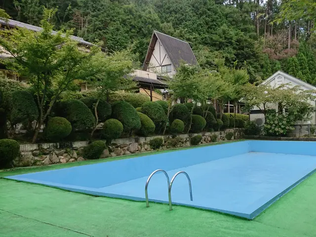 【明るく風通しの良いお庭へ】業界歴40年の庭師と店長の2人で丁寧に仕上げます。サービスの画像