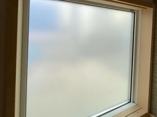 【窓ガラスフィルム】最短即日対応、早朝、夜間土日祝日お気軽にお問い合わせくださいサービスの画像