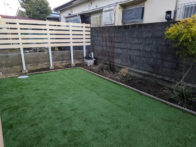 【業歴10年の実績】人工芝、古い芝生剥がし、承っております。サービスの画像