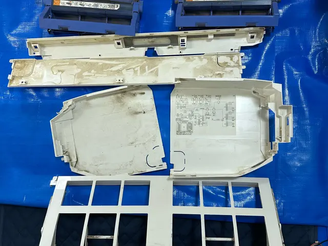 【これからの寒さに備えて！】エアコン分解クリーニング！サービスの画像