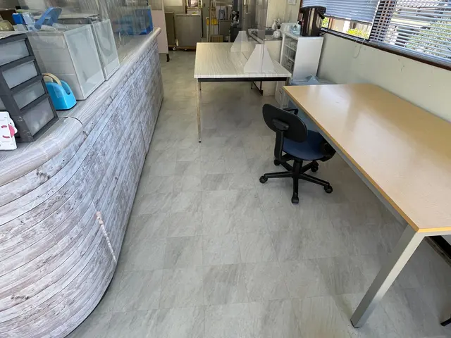 【予約はお早めに！】今年もあと4ヶ月！？年内にクロスの張替えいかがですか？サービスの画像