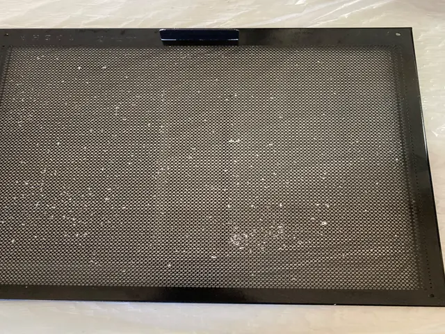 ベタベタ汚れも素手で触れる仕上がりへ！レンジフードクリーニングサービスの画像