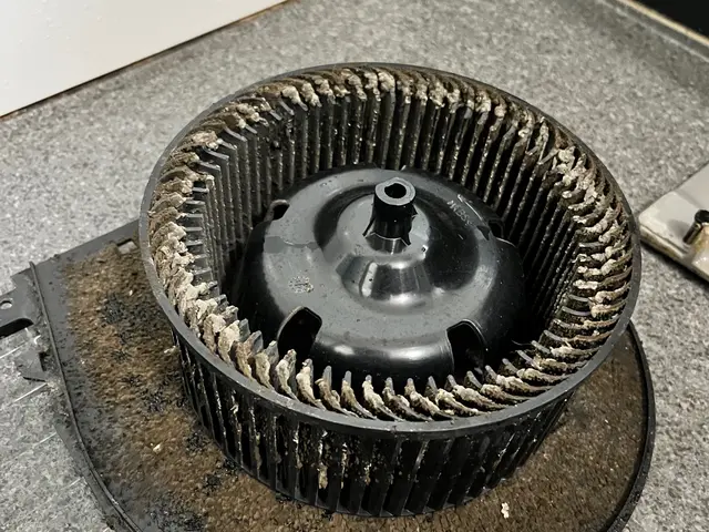 【夫婦で対応します♪】P代無料！鏡ウロコ エプロン 水垢 徹底洗浄☆お任せ下さいサービスの画像