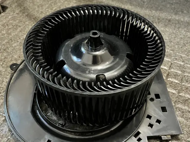 【夫婦で対応します♪】P代無料！鏡ウロコ エプロン 水垢 徹底洗浄☆お任せ下さいサービスの画像