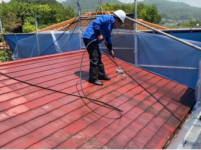 屋根塗装もお任せください！サービスの画像