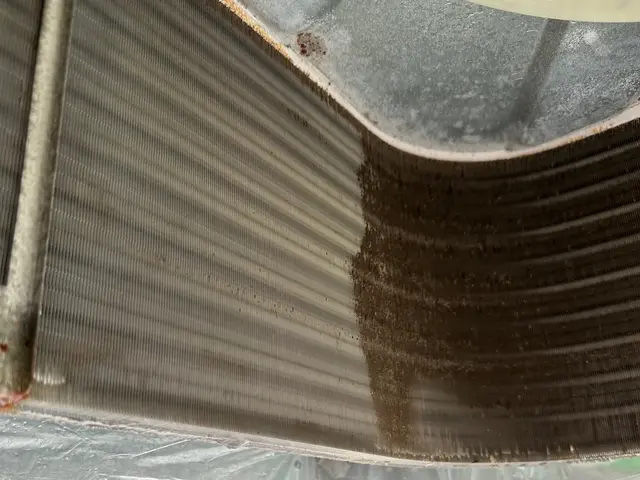 業務用天井埋め込みエアコンクリーニング複数台がお得です！　家庭用埋め込みも対応有サービスの画像