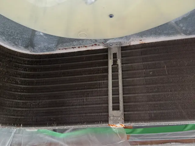 業務用天井埋め込みエアコンクリーニング複数台がお得です！　家庭用埋め込みも対応有サービスの画像