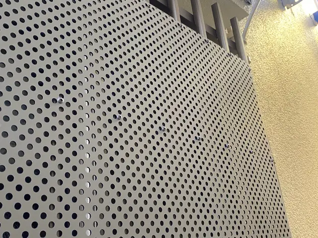 ［縦格子］から目隠し　窓シャッター対応できますサービスの画像