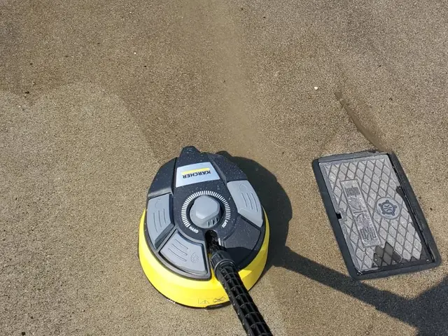 駐車場は洗うだけで、家の雰囲気も明るくなります。サービスの画像