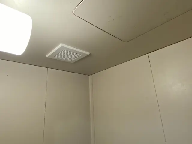 壁付け、埋め込み式取替サービスの画像