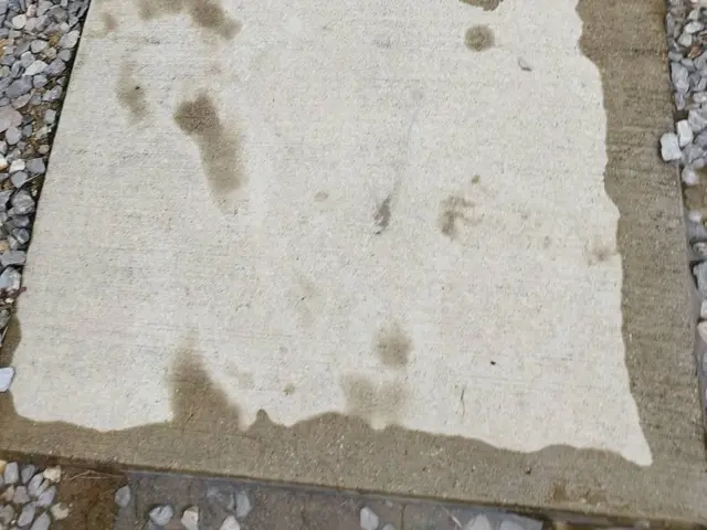 駐車場の高圧洗浄サービスの画像