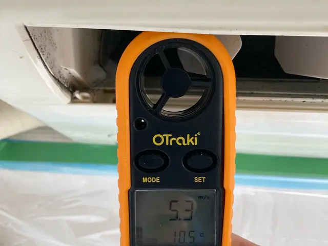 エアコン工事もできるプロが徹底洗浄いたします！【風量計】と【温度センサー】で点検サービスの画像