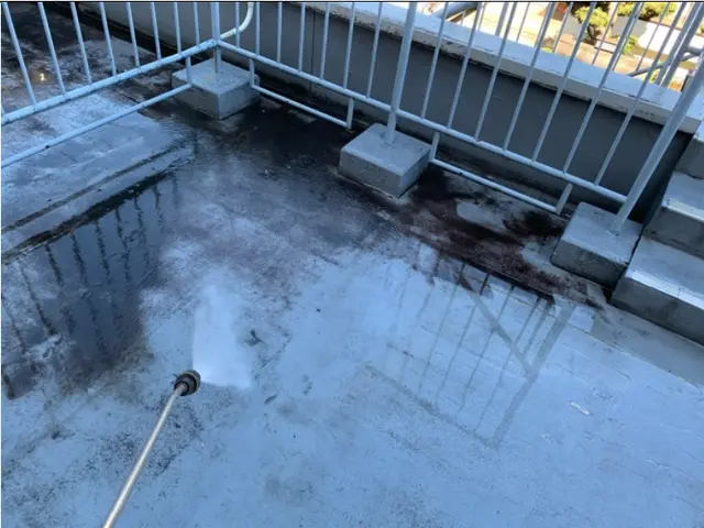 あきらめていた玄関やエントランスの黒ずみ、お任せください。サービスの画像