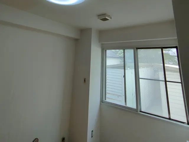 壁の穴・凹み補修｜クロス壁紙の修復　 即日見積もり・最短翌日施工サービスの画像