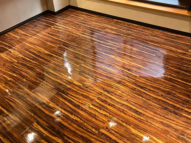 長年の清掃実績と自信の技術！損害保険加入済み・自社施工で安心のフロアコーティングサービスの画像