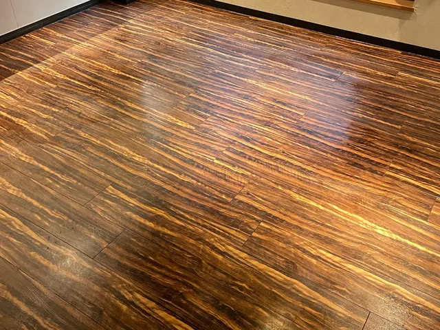 長年の清掃実績と自信の技術！損害保険加入済み・自社施工で安心のフロアコーティングサービスの画像