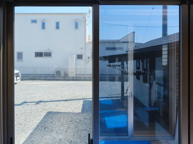 窓ガラスフィルムで暑さ対策と災害対策！フィルム専門店だからできる納得の施工サービスの画像