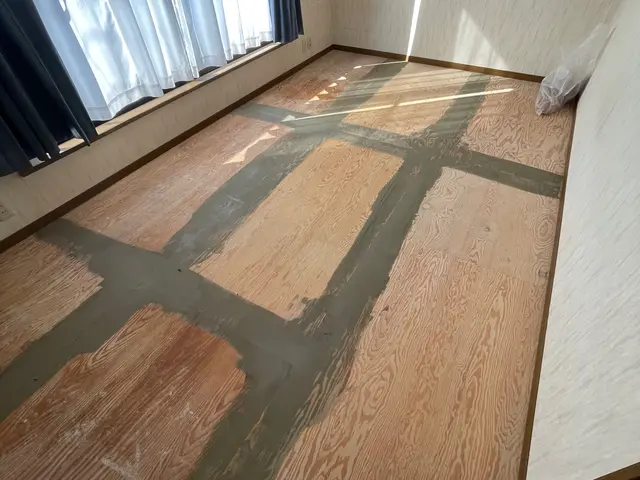 【限定2名】ウッドタイル白、茶各1名ずつ！倉庫在庫処分価格！！まずはお問合せを！サービスの画像