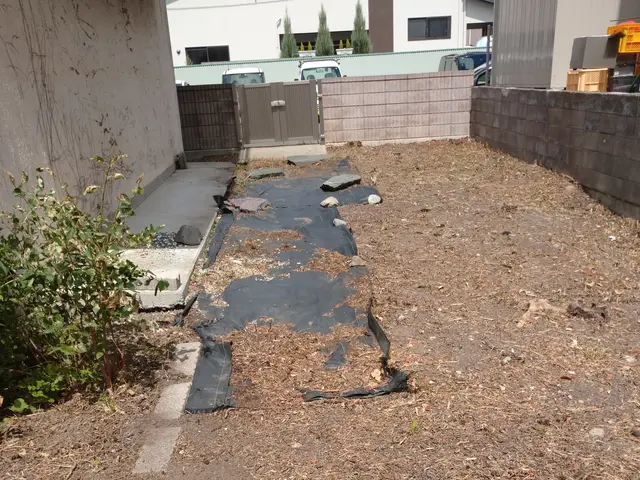 ◆創業6年◆手におえない雑草は地元の業者にお任せ下さい。 丁寧な作業！サービスの画像