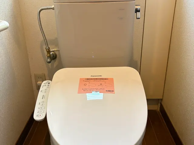 即日対応相談可！ネットで購入した便座も喜んで取り付けます！古い便座の処分もOKサービスの画像