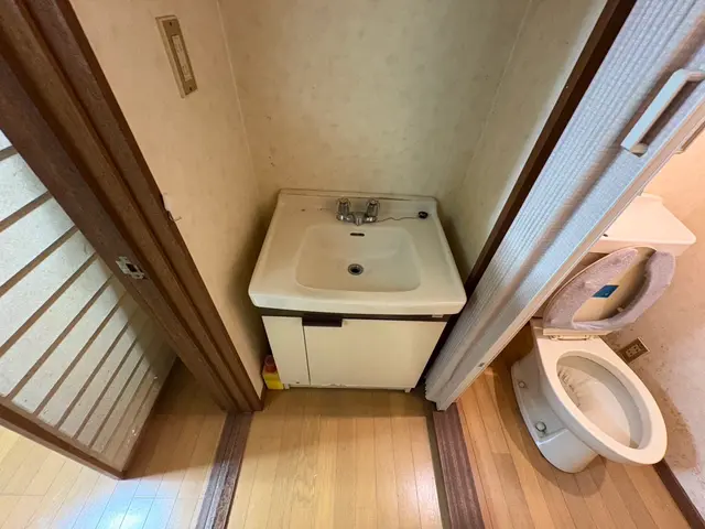 洗面台交換「処分費込み」現地調査無料で行います！サービスの画像