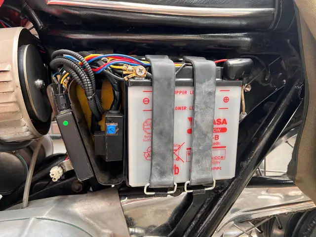 バイクのバッテリー交換、充電確認サービスの画像