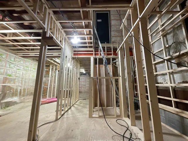 間仕切り壁の撤去／一級建築士の大工が対応サービスの画像