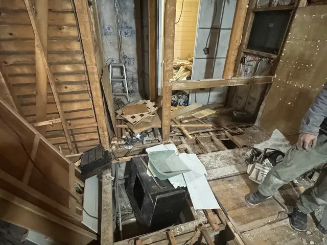 間仕切り壁の撤去／一級建築士の大工が対応サービスの画像