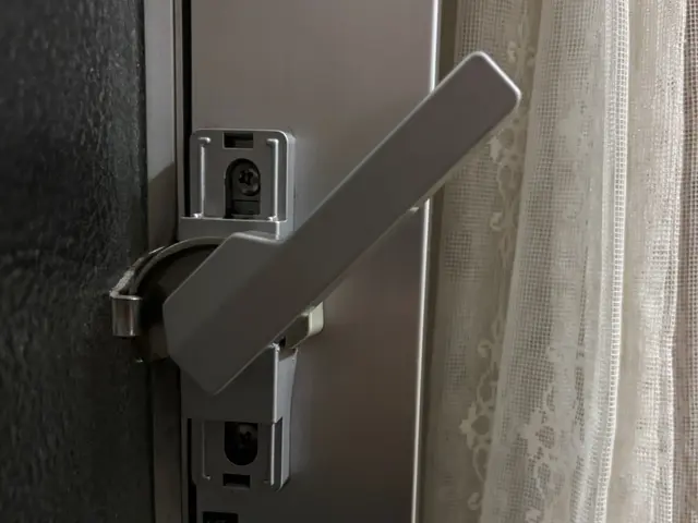 窓クレセント錠交換サービス｜土日祝も対応可能サービスの画像