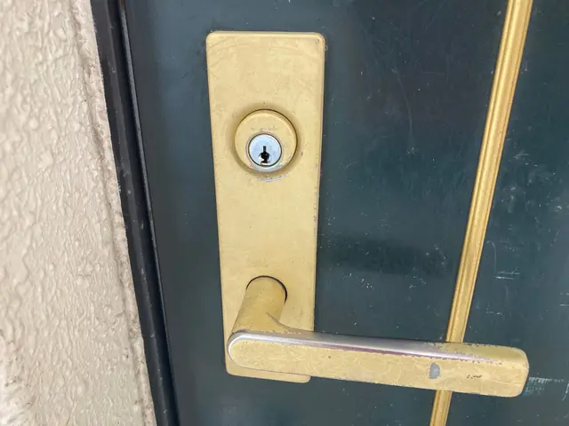 【お手頃価格】で鍵を交換したい・防犯対策に補助錠を付けたいなどサービスの画像