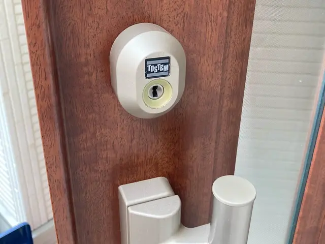 【お手頃価格】で鍵を交換したい・防犯対策に補助錠を付けたいなどサービスの画像