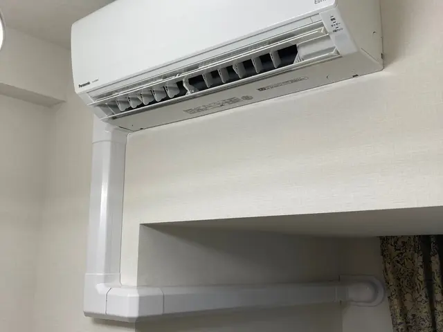 処分するエアコンの取外です！再取付は出来ません！処分無料！アワード4年連続受賞！サービスの画像