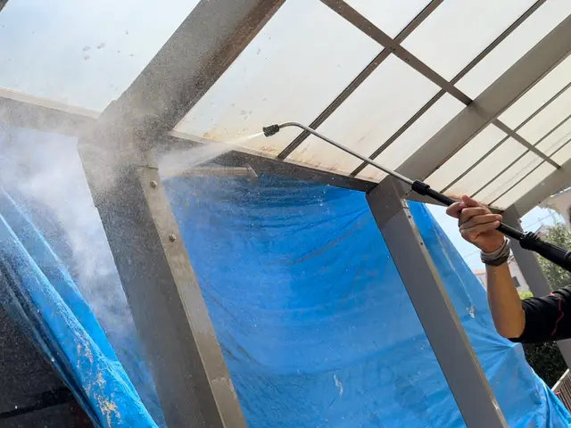 お隣様対策も！安心安全でカーポート高圧洗浄！サービスの画像