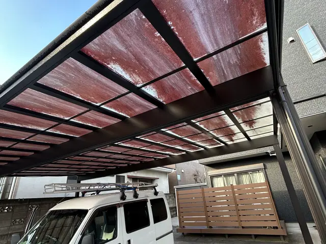 お隣様対策も！安心安全でカーポート高圧洗浄！サービスの画像