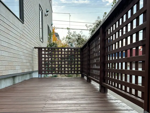 【補修も対応◎】【アフターケア◎】明るく元気なウッドデッキ塗装サービスの画像