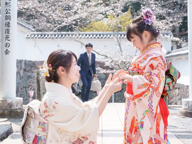 自然な表情を大切に撮影｜和傘など小物無料・人見知りさんも安心の七五三撮影