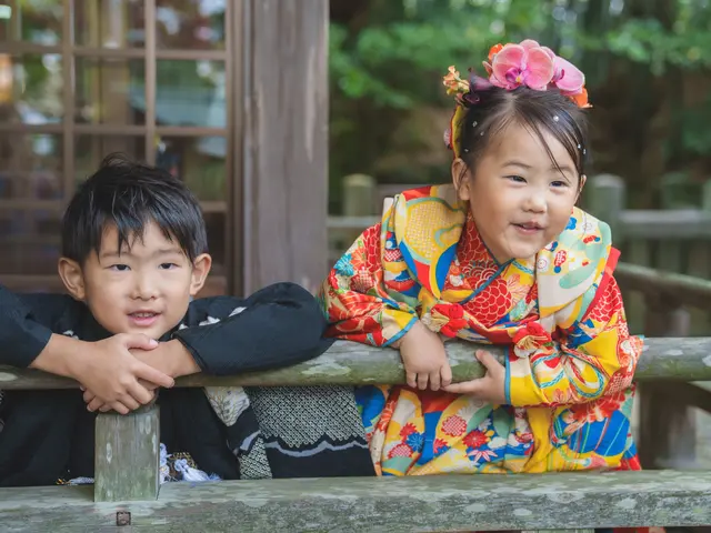 自然な笑顔を夫婦で撮影！和傘など小物は全て無料、人見知りさんも素敵な笑顔で♪