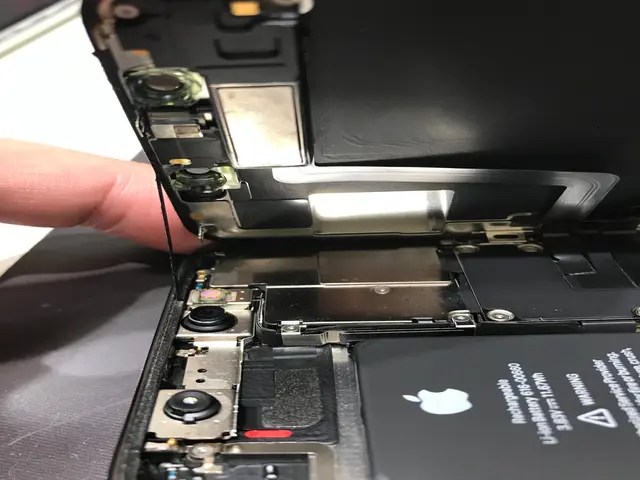 柴田恭兵が伺うスマホ設定・サポート◎累計1万件修理実績◎最新機種対応◎サービスの画像