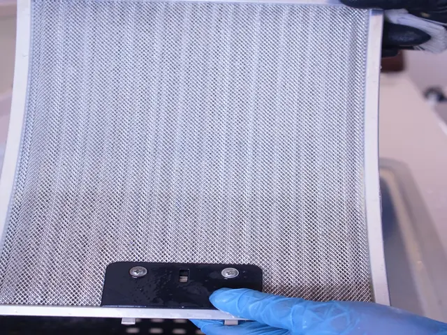 プロの洗剤・道具で徹底的に！レンジフード分解洗浄！年間実績400件以上！サービスの画像