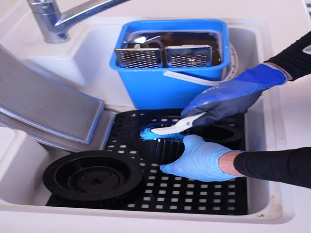 プロの洗剤・道具で徹底的に！レンジフード分解洗浄！年間実績400件以上！サービスの画像