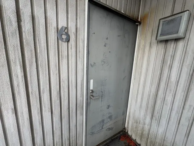 玄関扉•室内扉等の塗装！サービスの画像