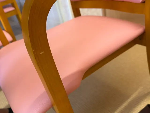 お客様の大事な家具を修繕します！！サービスの画像