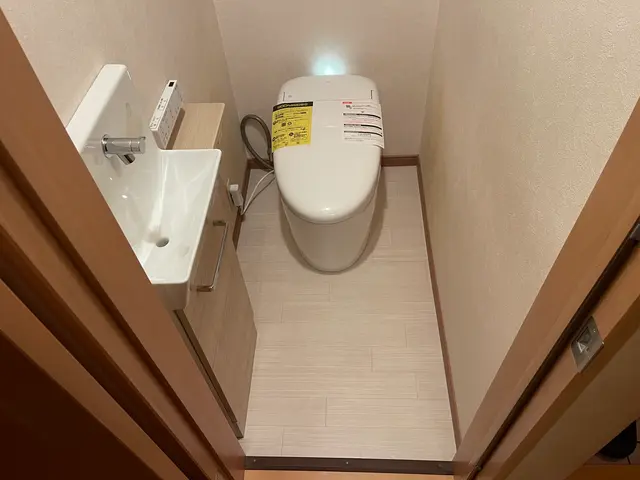 トイレの交換(各メーカー)OK。！お気軽にご相談ください。クロスやCFの張替も！サービスの画像